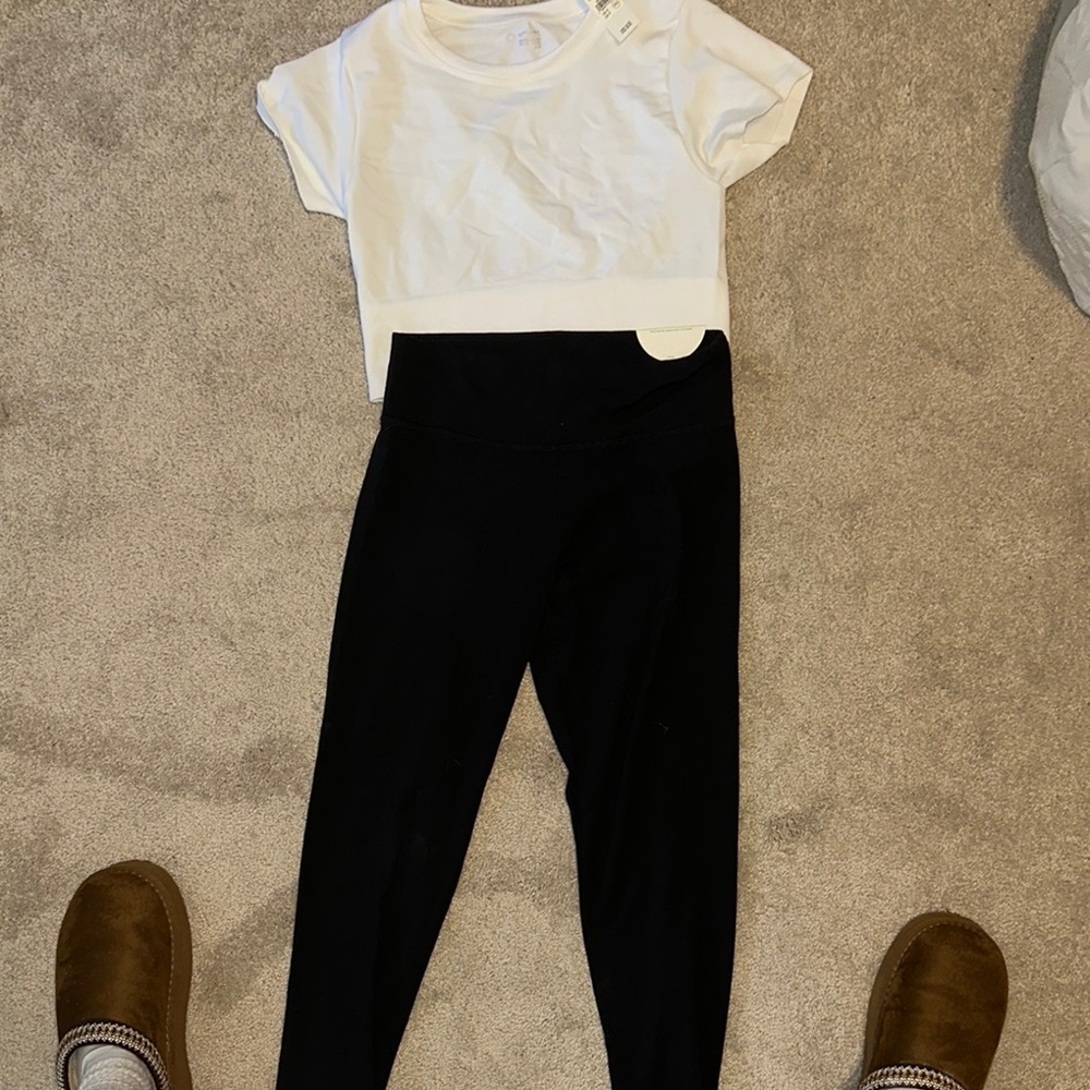 Aerie Black offline OG regular leggings and offline white crop